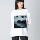 Dark Fの暗黒の海に浮かぶ腐敗した船の墓場 Big Long Sleeve T-Shirt