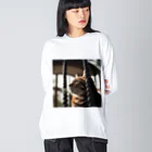 feliceのタワーに登っている猫 Big Long Sleeve T-Shirt