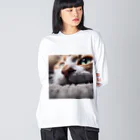 feliceのカーペットでごろんとする猫 Big Long Sleeve T-Shirt