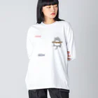 うさやの磔の刑の最中に魚を見つけた猫 Big Long Sleeve T-Shirt