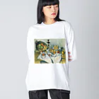 シーシャ美術館の『リンゴの籠とシーシャのある静物』 Big Long Sleeve T-Shirt