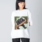 namuhatimanの木を登っているゴリラ Big Long Sleeve T-Shirt