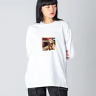 golden99のカフェでリラックスしているゴールデンレトリバー Big Long Sleeve T-Shirt