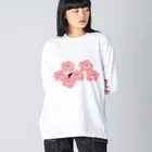 さかたようこ / サメ画家の花とサメ / ヨコ ビッグシルエットロングスリーブTシャツ