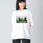 チルTショップの国道沿いの緑の家 Big Long Sleeve T-Shirt