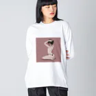 る箱の準備中の彼女 Big Long Sleeve T-Shirt