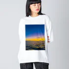 mizuphoto galleryのNight to the crescent moon ビッグシルエットロングスリーブTシャツ