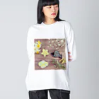 imc-chibiのビーズ刺繍のサカナとヒトデとちょうちょと植物 Big Long Sleeve T-Shirt