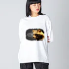 有限会社サイエンスファクトリーのANIMAL WELFARE　たぬき Big Long Sleeve T-Shirt