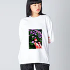 未野のグッズ屋さんの紫陽花に囲まれた着物の赤髪さん ビッグシルエットロングスリーブTシャツ