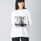 SHOP HAPPY HORSES（馬グッズ）のスピプー（モノクロ） Big Long Sleeve T-Shirt