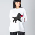 ハッピー・ラブラドールズの黒ラブパピーと赤いハート ビッグシルエットロングスリーブTシャツ