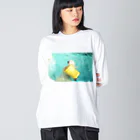 かかのバケツと戯れるシロクマ Big Long Sleeve T-Shirt