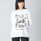 四足歩行と宙返りのスマイルグレーグラフィグッズ Big Long Sleeve T-Shirt