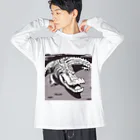 デイリーニューアイテムストアの少しだけ可愛いワニさん Big Long Sleeve T-Shirt