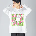 癒しのふわふわ白猫ちゃんのチューリップと白猫ちゃん ビッグシルエットロングスリーブTシャツ