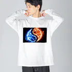 Superherooの氷と炎が追いかけあう Big Long Sleeve T-Shirt