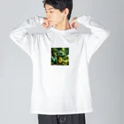 Sunbathingの新緑の森で木漏れ日を浴びて喜んでいる竜 Big Long Sleeve T-Shirt