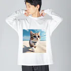 猫と紡ぐ物語の南国の海辺を歩く勇ましさに胸キュン猫 ビッグシルエットロングスリーブTシャツ