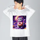 メロンパン猫の土星でドーナツ食べたい ビッグシルエットロングスリーブTシャツ