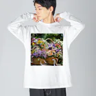 AQUAMETAVERSEの華やかな花が入った花かご　なでしこ1478 ビッグシルエットロングスリーブTシャツ