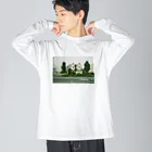 チルTショップの国道沿いの緑の家 Big Long Sleeve T-Shirt