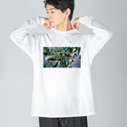 Tina’s storeのOlivea chan Big Long Sleeve T-Shirt