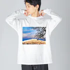 mizuphoto galleryの夕焼けと赤瓦屋根 ビッグシルエットロングスリーブTシャツ