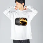 有限会社サイエンスファクトリーのANIMAL WELFARE　たぬき Big Long Sleeve T-Shirt