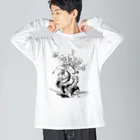 nidan-illustrationの"WHITE MUSTACHE CLUB"(タイトルなし) ビッグシルエットロングスリーブTシャツ