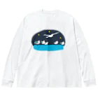 小鳥と映画館の夜のユリカモメ Big Long Sleeve T-Shirt