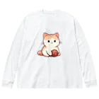 ふわふわ動物スタジオのふわふわの愛らしい猫ちゃんと毛糸玉 ビッグシルエットロングスリーブTシャツ