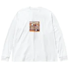 masaのカウンターの上で眠っている猫 Big Long Sleeve T-Shirt