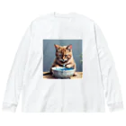 nekoと鉄の水を飲んでいる猫 Big Long Sleeve T-Shirt