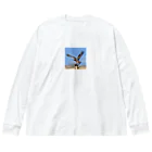 ganeshaの群れの中で他の人と協力しているタカ Big Long Sleeve T-Shirt