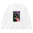 未野のグッズ屋さんの紫陽花に囲まれた着物の赤髪さん ビッグシルエットロングスリーブTシャツ