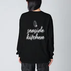 たつおと海子 公式ショップのSeasideKitchen（シンプル_ホワイト） ビッグシルエットロングスリーブTシャツ