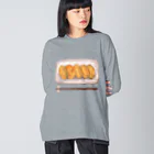 Ralriruのウサギといなり寿司（いきもの×たべものシリーズ） ビッグシルエットロングスリーブTシャツ