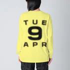 XlebreknitのTuesday, 9th April Big Long Sleeve T-Shirt