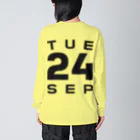 XlebreknitのTuesday, 24th September Big Long Sleeve T-Shirt