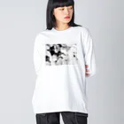 akane_art（茜音工房）のモノクロフラワー（野いちご） Big Long Sleeve T-Shirt