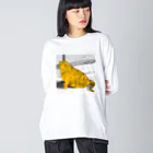 umbrella shopのデブトラちゃん モノクロ背景 Big Long Sleeve T-Shirt