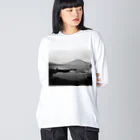 本山周平+GRAF Publishersの富士山とおじさん Big Long Sleeve T-Shirt