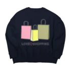 ヨープキャンが気になったの紙袋 LOVE SHOPPING Big Crew Neck Sweatshirt