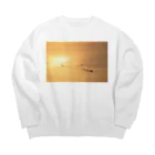 小佐々塾の黄金色の海 Big Crew Neck Sweatshirt