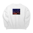 zzmatsudaの夕焼けと柿の木のトワイライト Big Crew Neck Sweatshirt