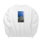 Makoto_Kawano Designの笑うトカゲ Big Crew Neck Sweatshirt