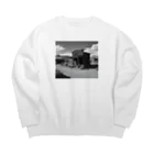 崖っぷちのポニョの"Nostalgia Ville：さびれた町の魅力を感じるグッズ" Big Crew Neck Sweatshirt