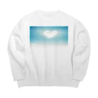 すずきいくやのハートの雲 Big Crew Neck Sweatshirt