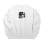 kojakechanのトイレに入るかわいいマンチカンのマカデミアナッツくん Big Crew Neck Sweatshirt